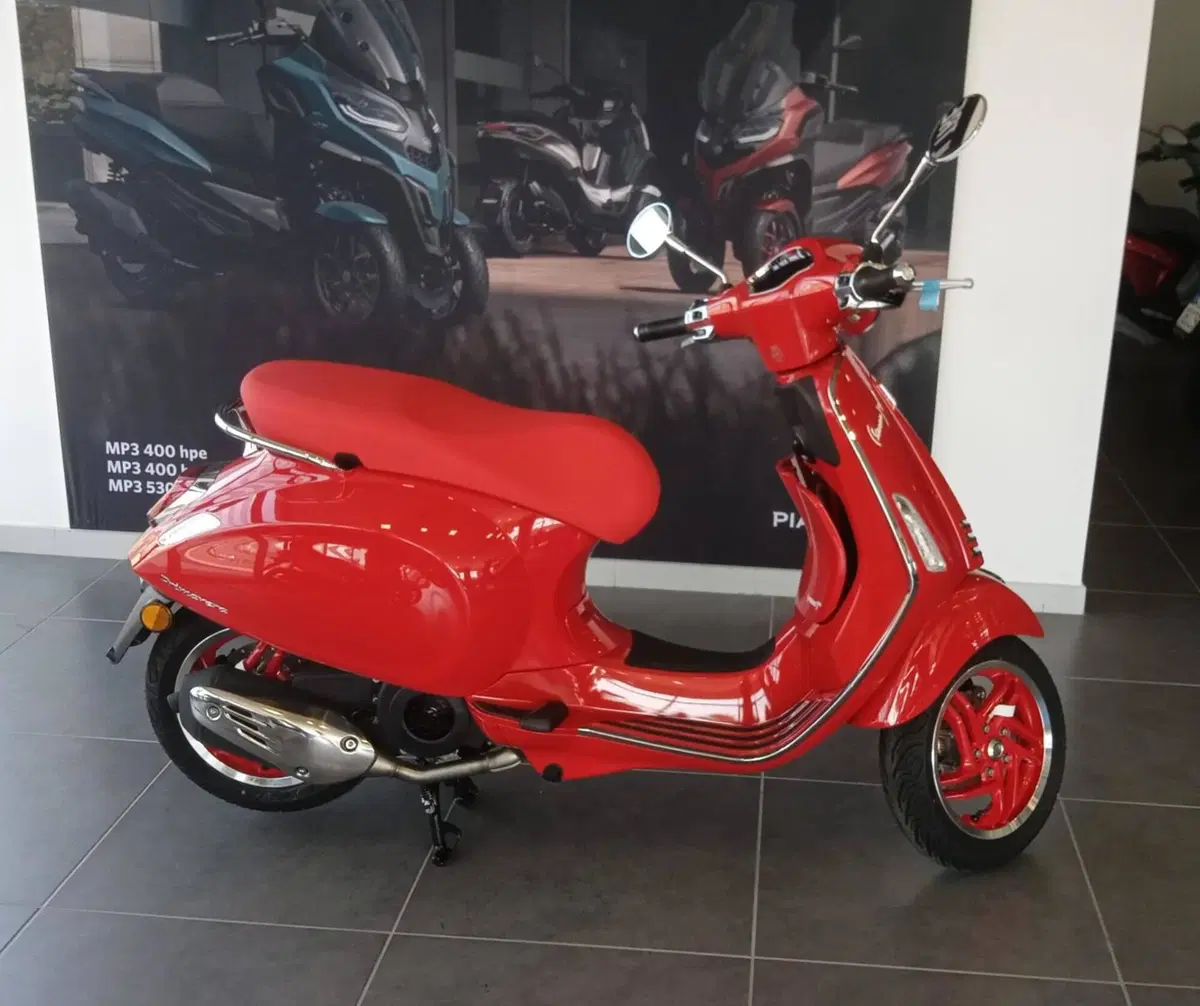 Vespa Primavera 125 RED (2025 - 26) (4)
