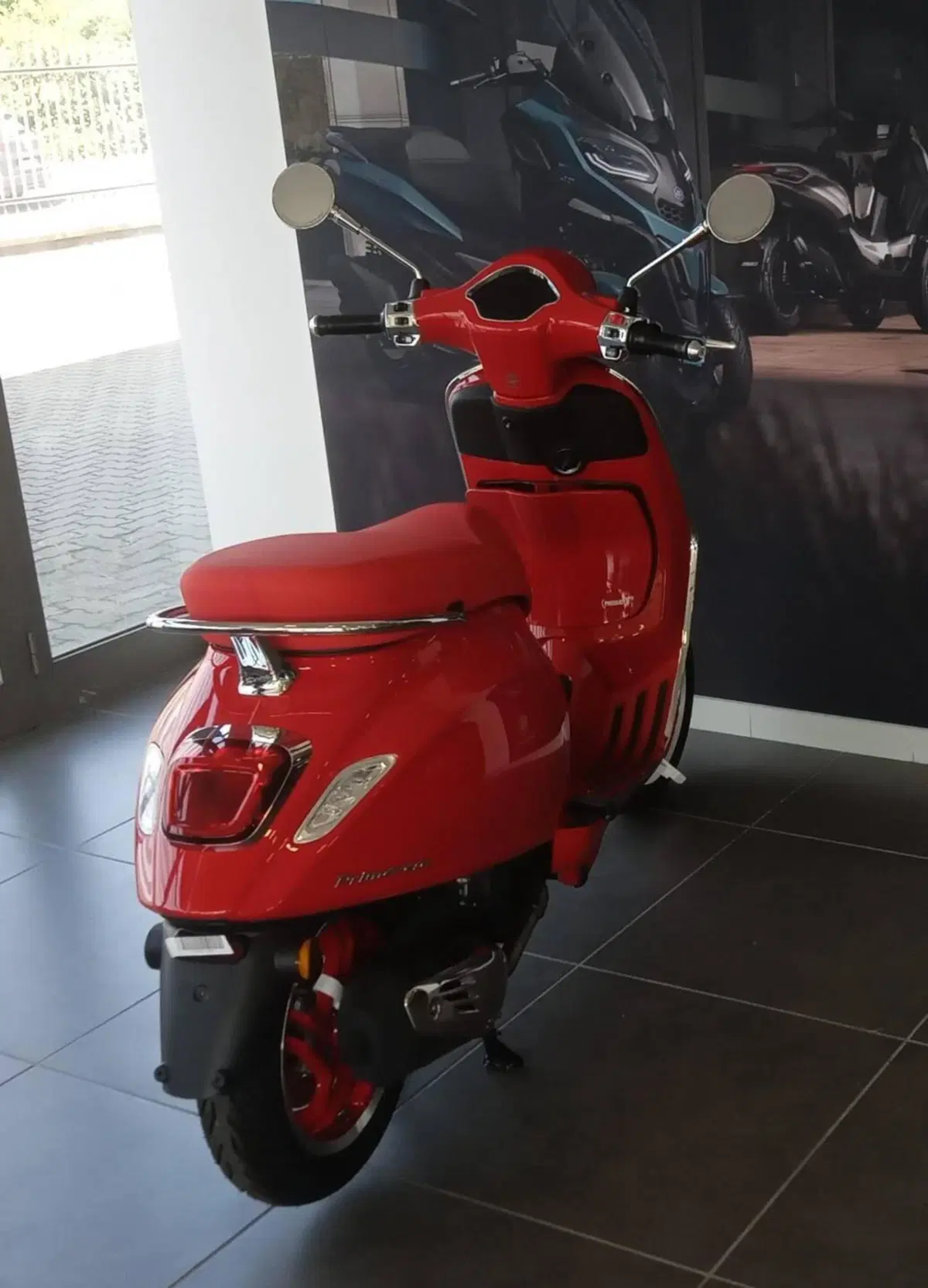Vespa Primavera 125 RED (2025 - 26) (10)