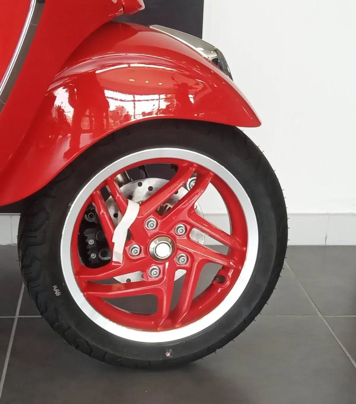 Vespa Primavera 125 RED (2025 - 26) (15)
