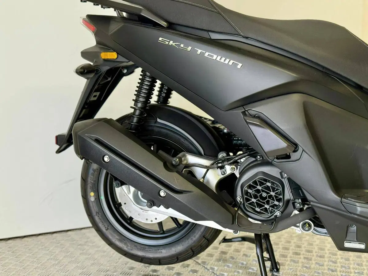 Kymco Skytown 125i (2024 - 26) (9)