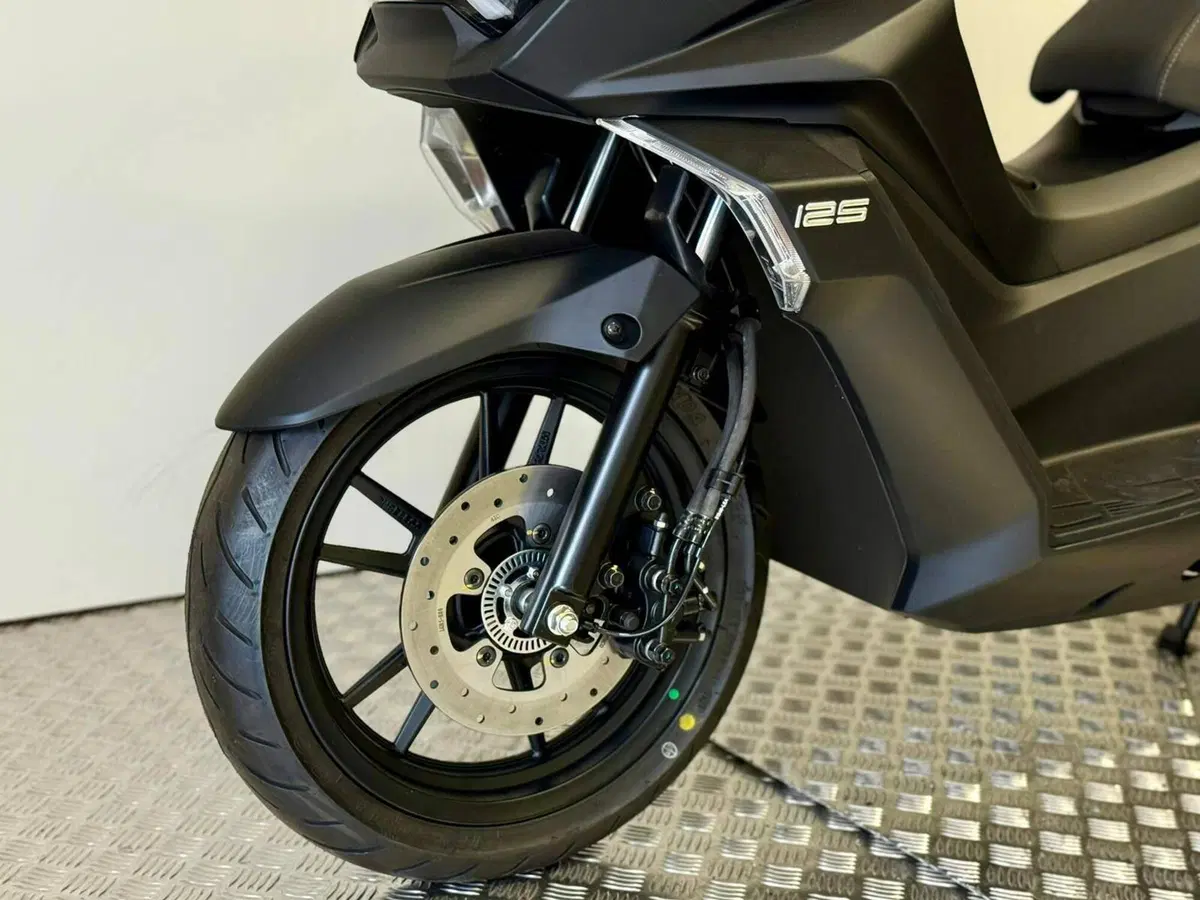 Kymco Skytown 125i (2024 - 26) (12)