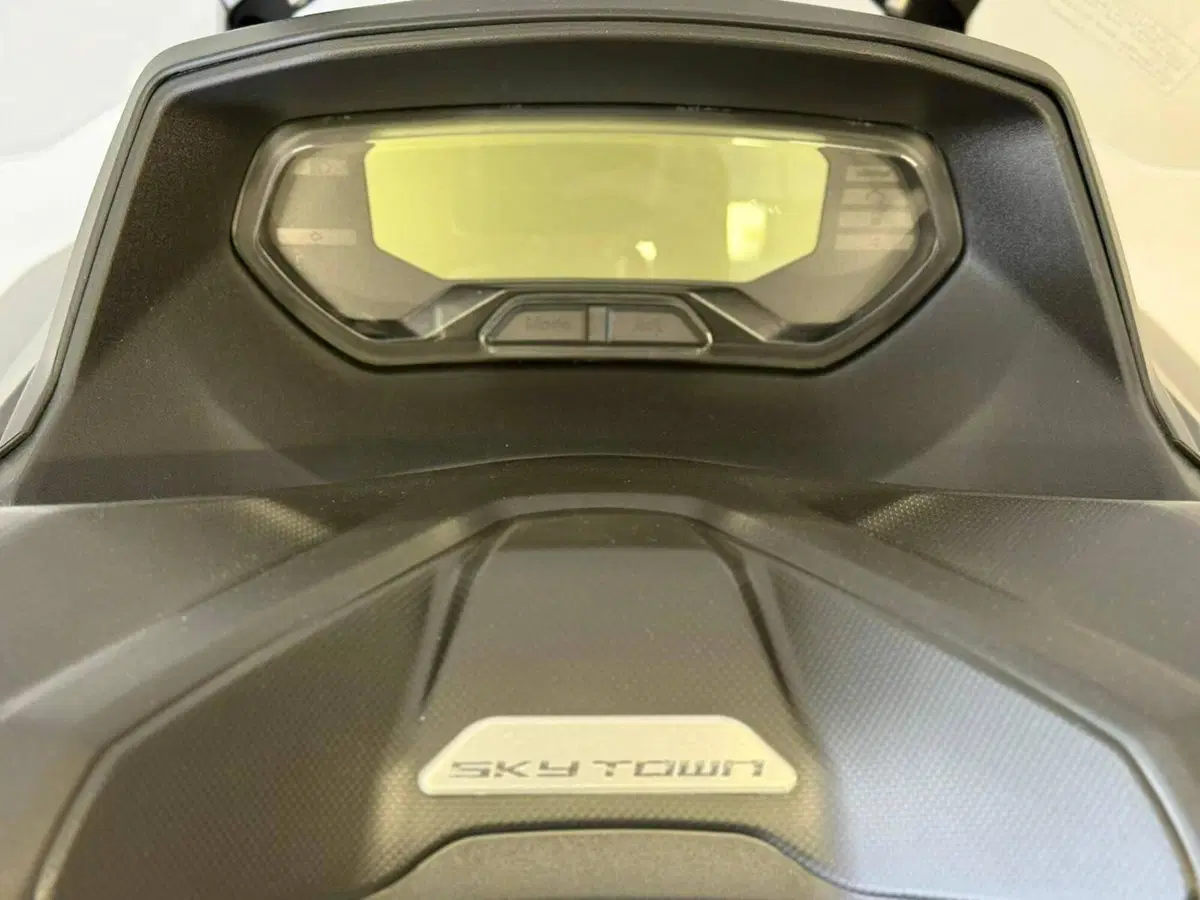 Kymco Skytown 125i (2024 - 26) (16)