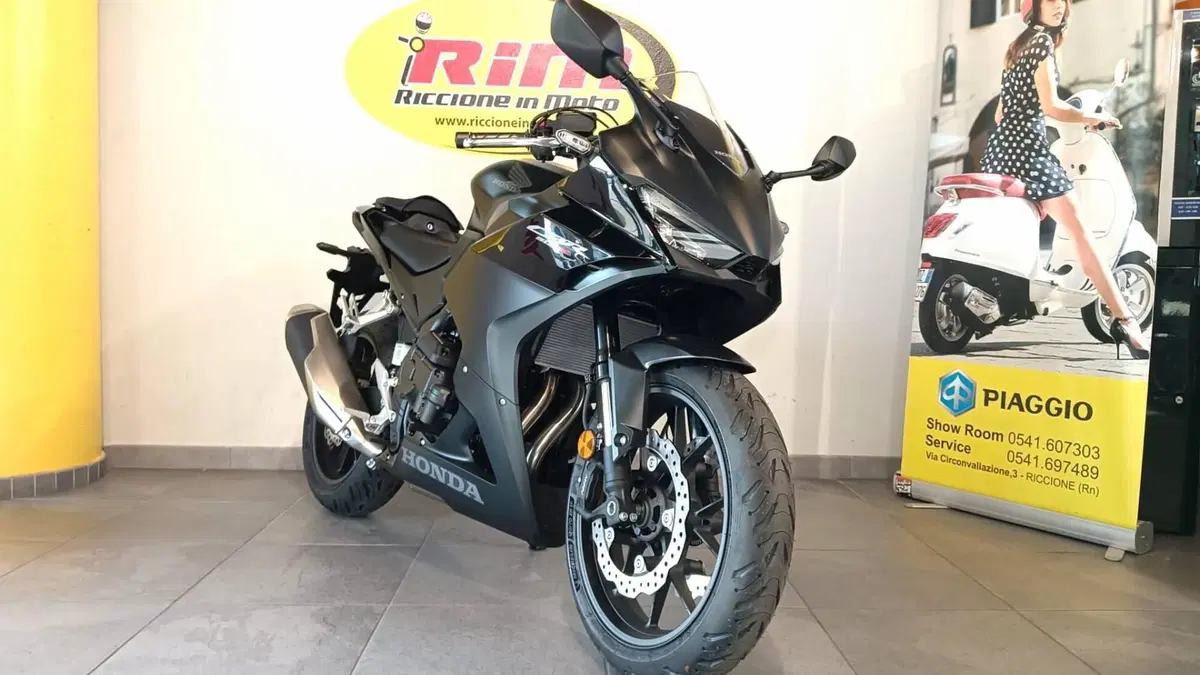Honda CBR 500 R (2026) (4)