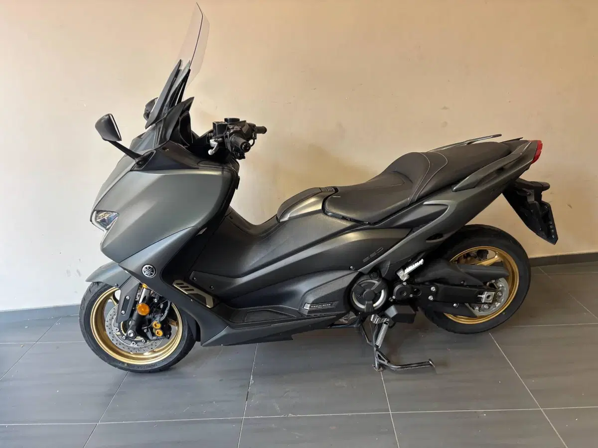 Yamaha T-Max 560 Tech Max (2021)