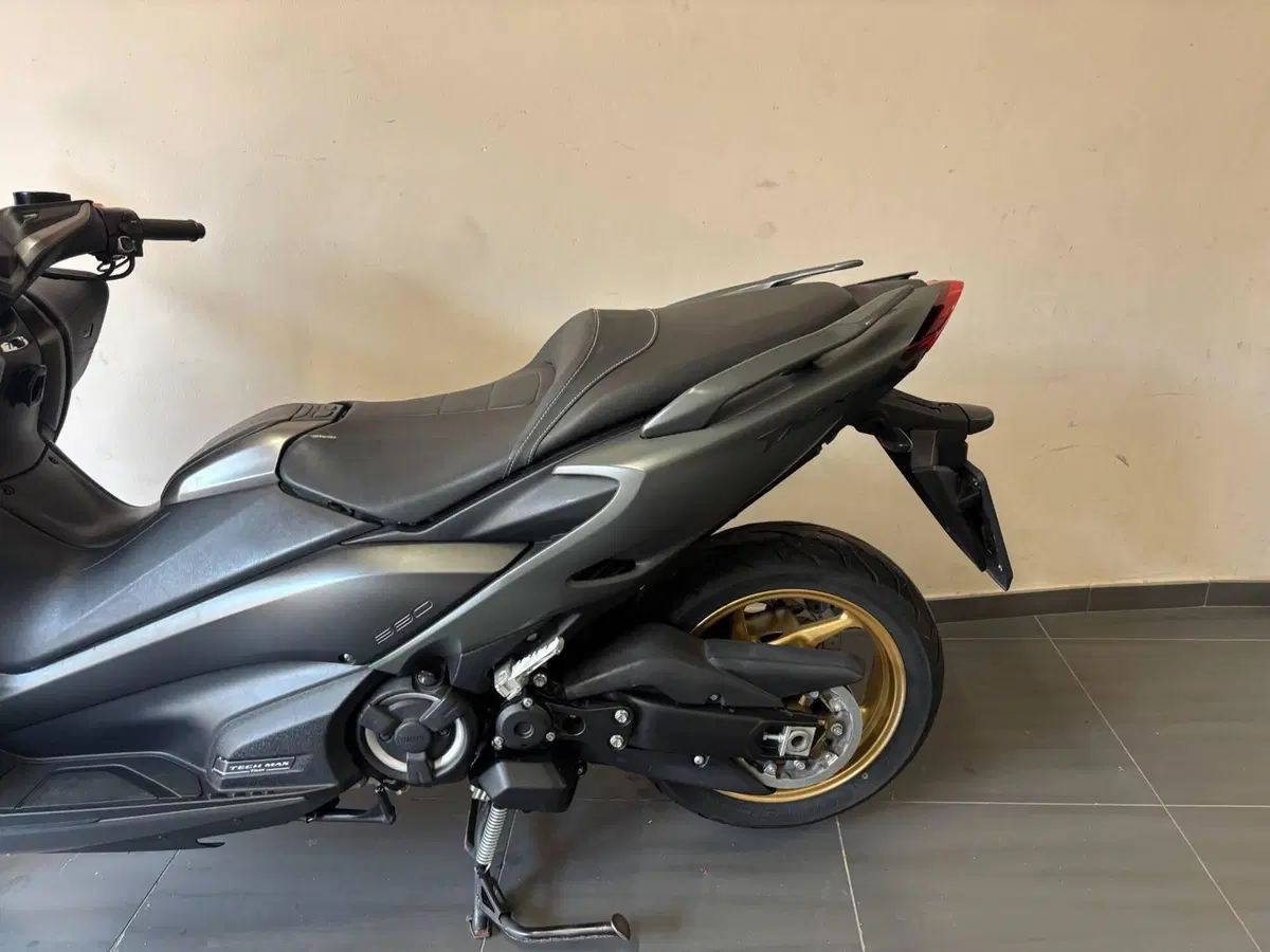 Yamaha T-Max 560 Tech Max (2021) (3)
