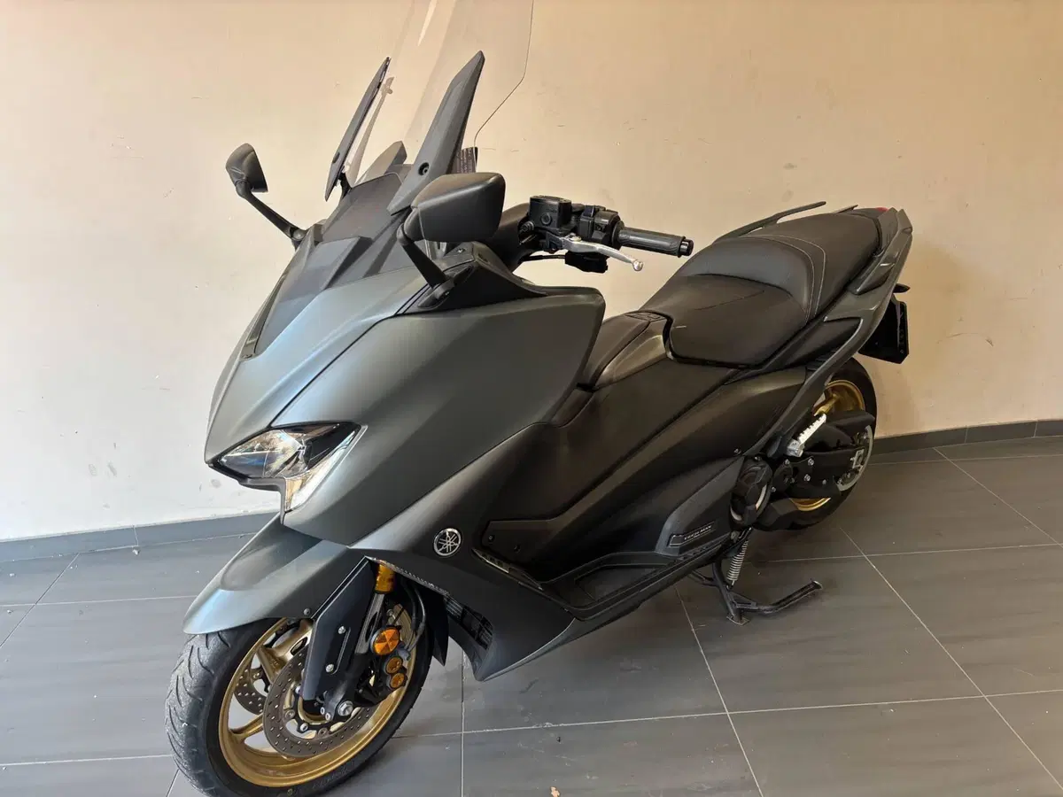 Yamaha T-Max 560 Tech Max (2021) (5)