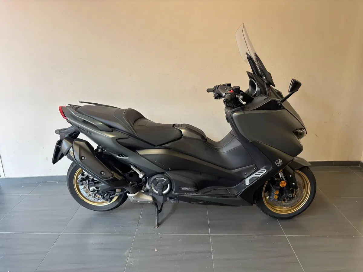 Yamaha T-Max 560 Tech Max (2021) (7)