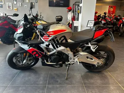 Aprilia Tuono V4 RR (2017 - 18) usata