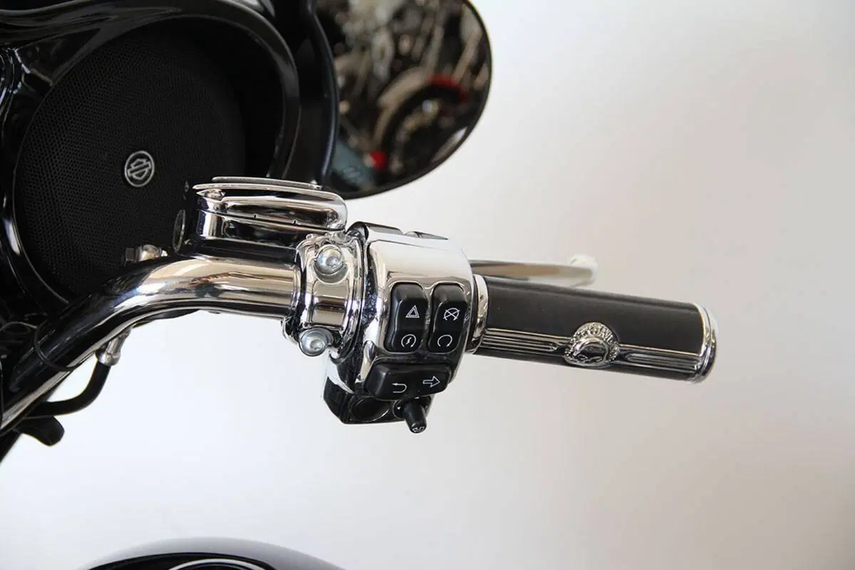 Harley-Davidson Street Glide Special (2021 - 23) (13)