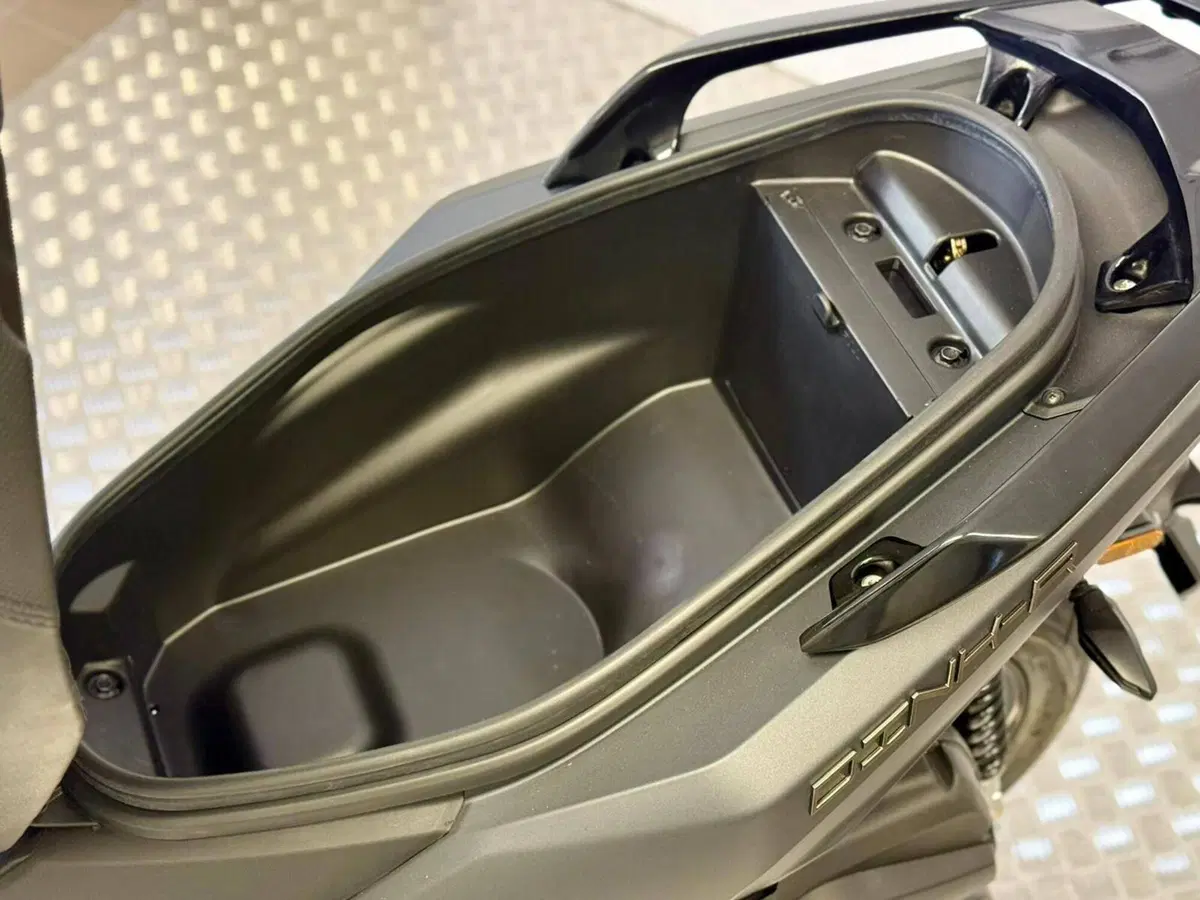 Kymco Dink R 150 Tunnel (2023 - 26) (19)