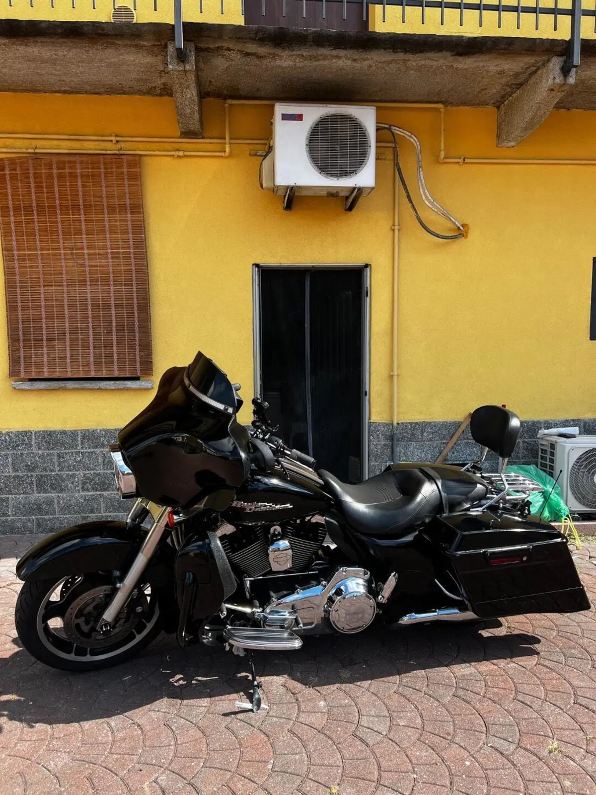 Harley-Davidson 1584 Street Glide (2008 - 10) - FLHX (3)