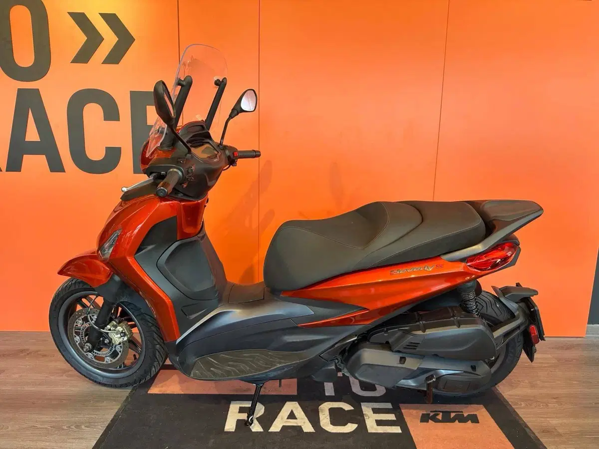 Piaggio Beverly 400 S ABS-ASR (2021 - 24) (2)