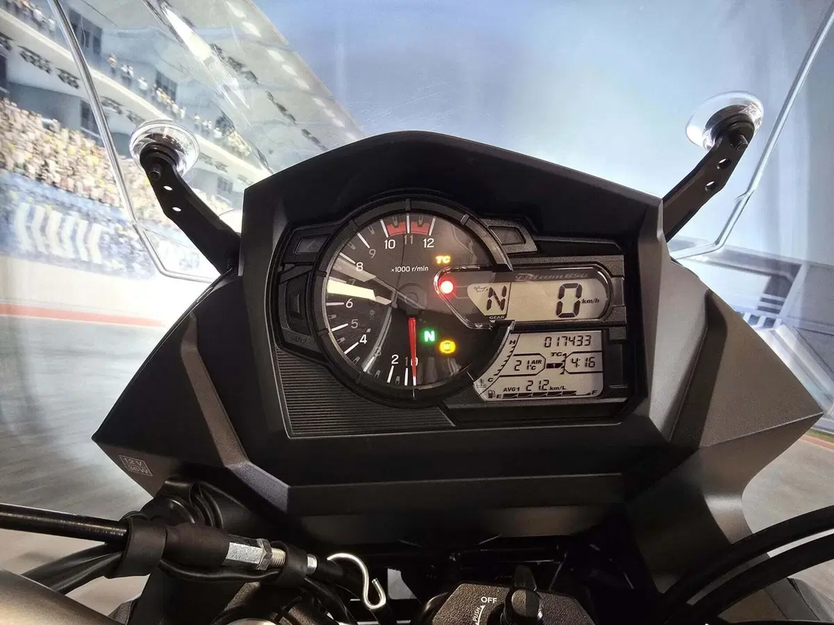 Suzuki V-Strom 650 (2021 - 25) (18)