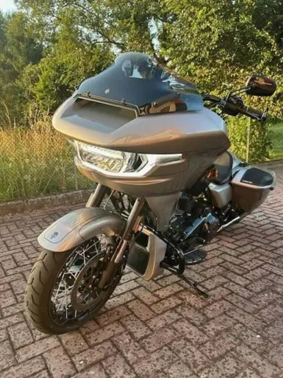 Harley-Davidson CVO Road Glide (2023) usata