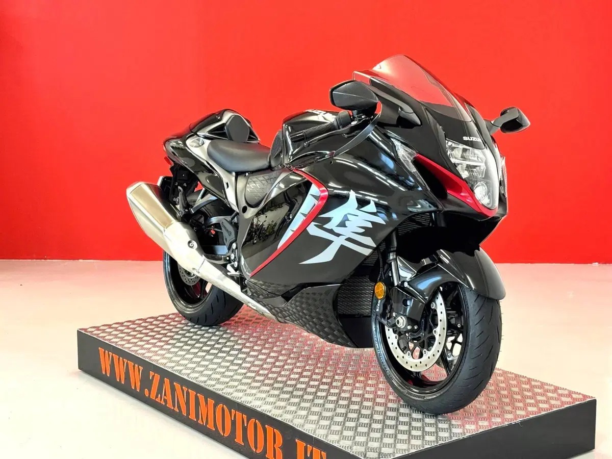 Suzuki GSX 1300 R Hayabusa (2026) (2)