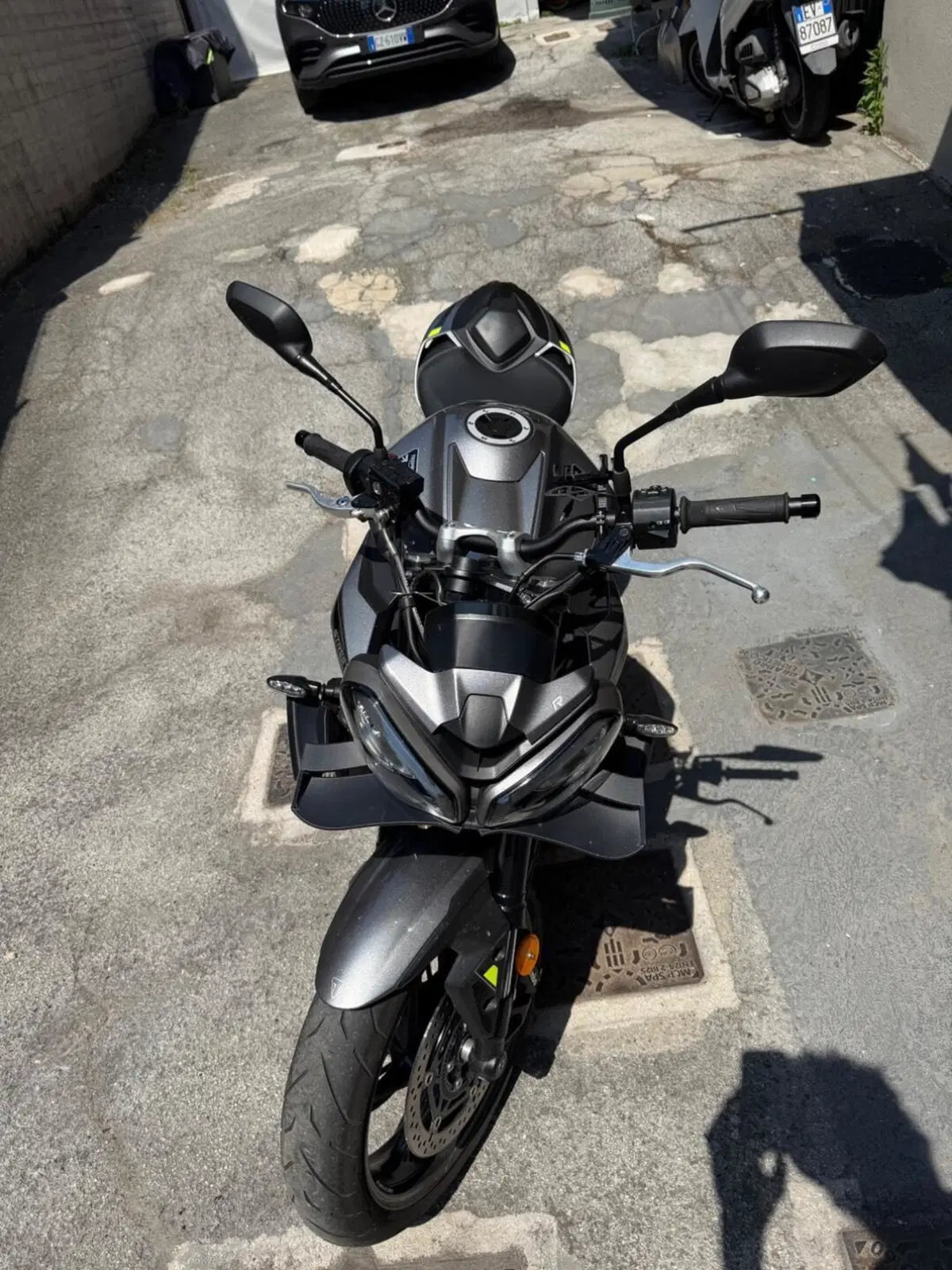 Triumph Street Triple 765 R (2023 - 26) (3)