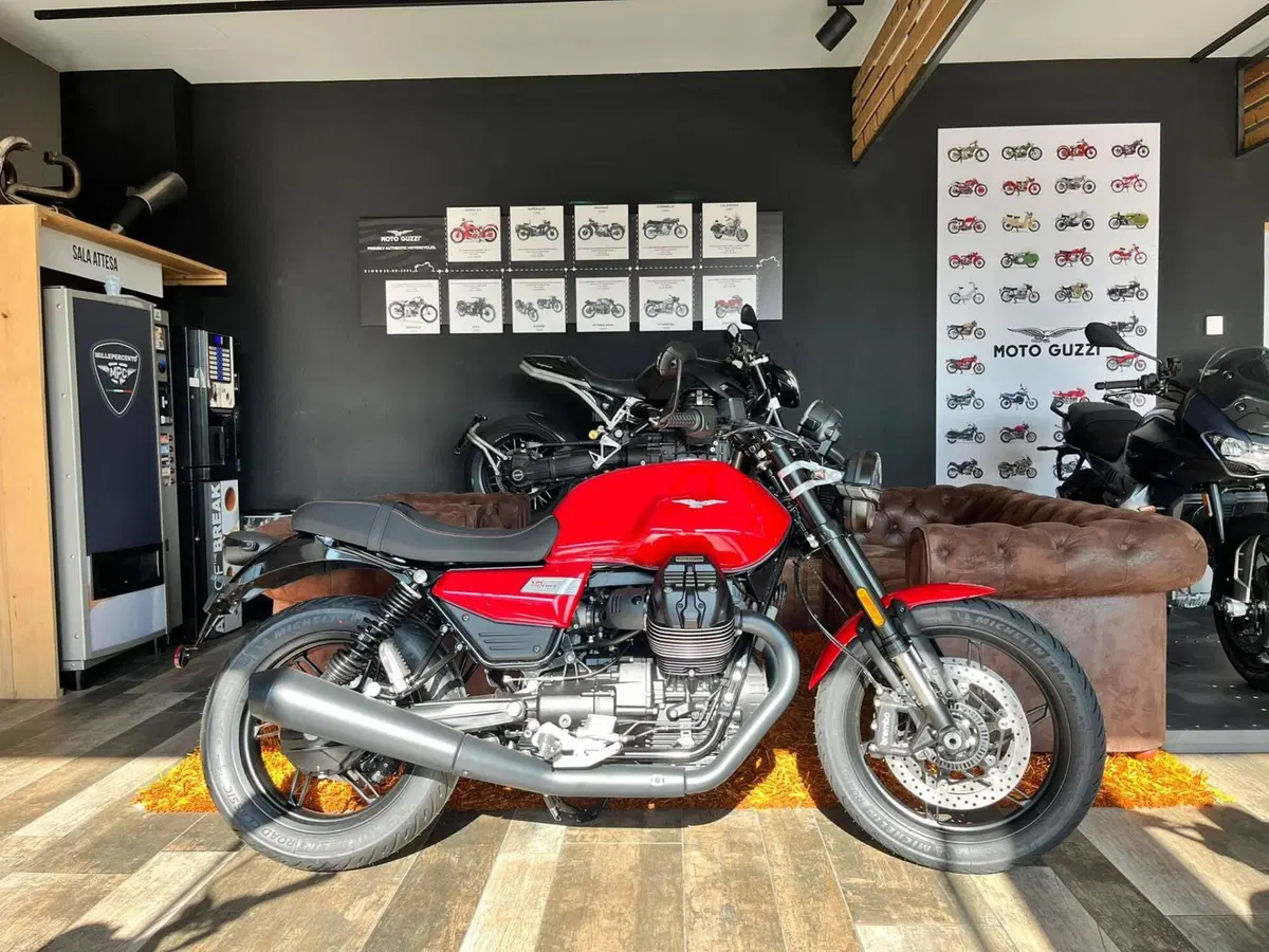 Moto Guzzi V7 Sport (2025 - 26) (3)