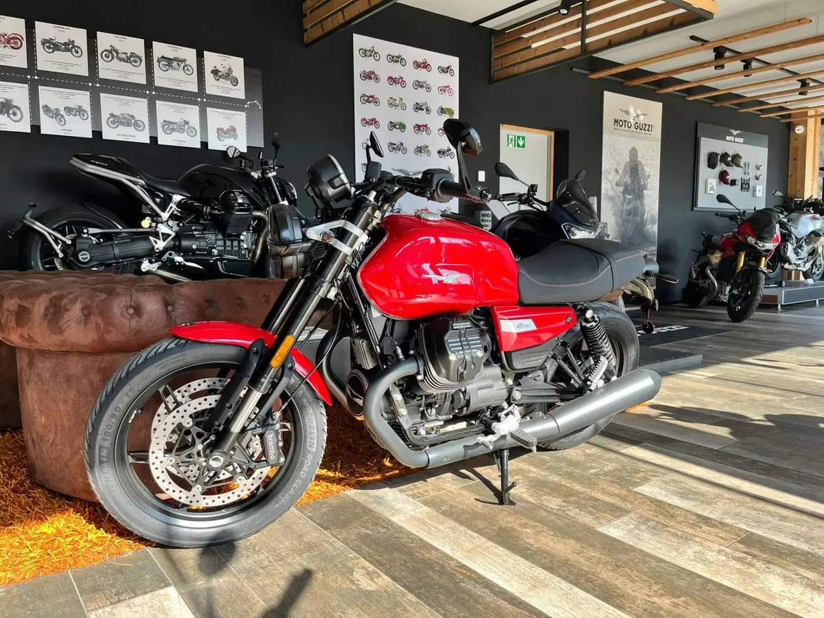 Moto Guzzi V7 Sport (2025 - 26) (5)