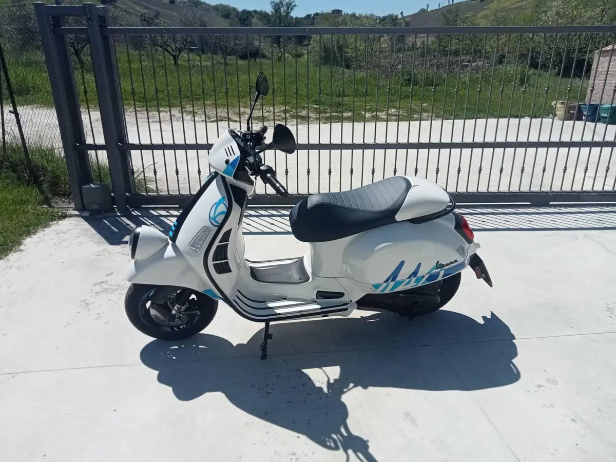 Vespa Vespa 140th of Piaggio (2024) (2)