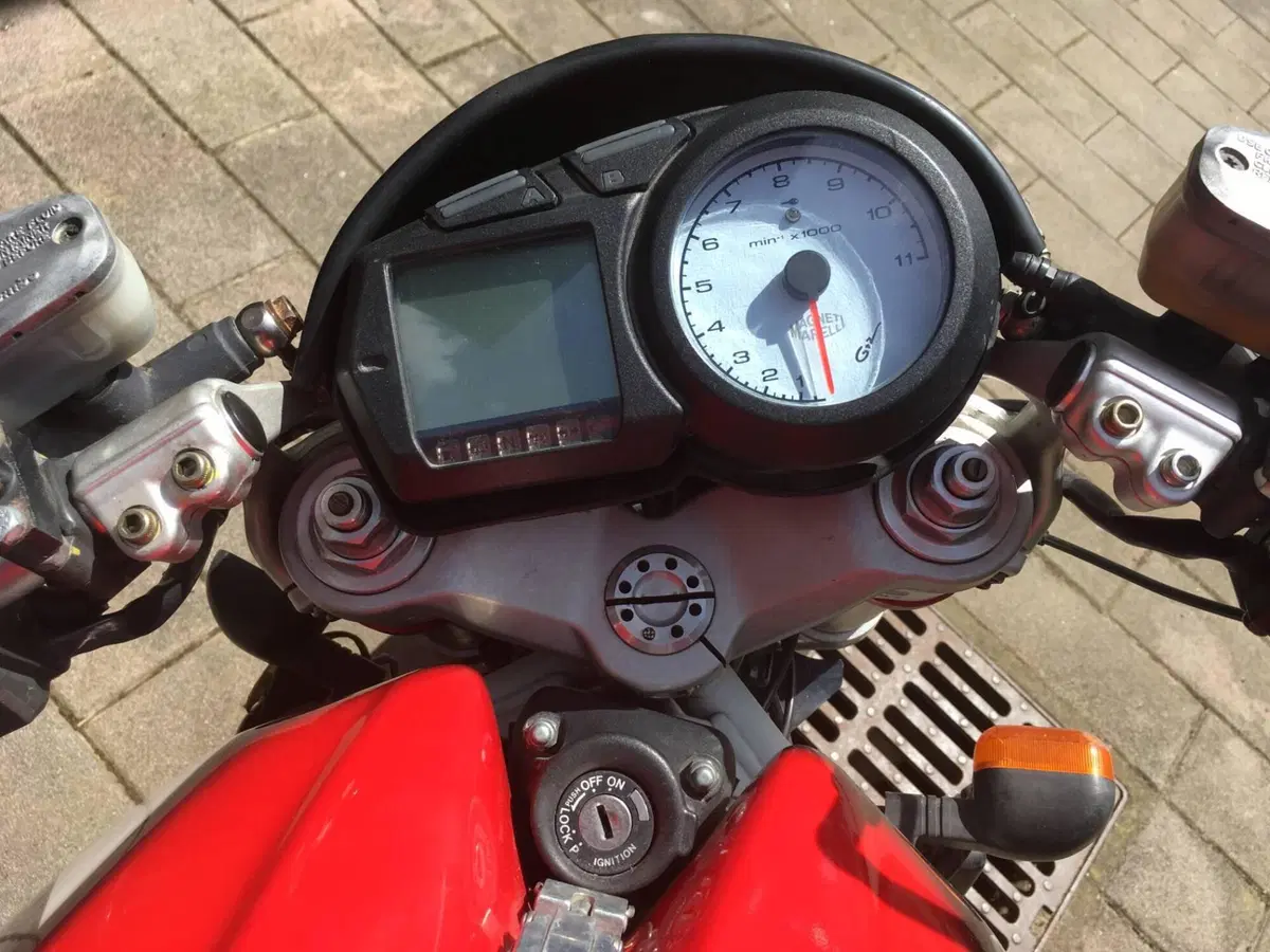Ducati Monster S4R (2003 - 05) (10)
