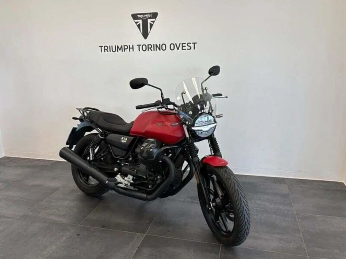 Moto Guzzi V7 Stone (2021 - 24)