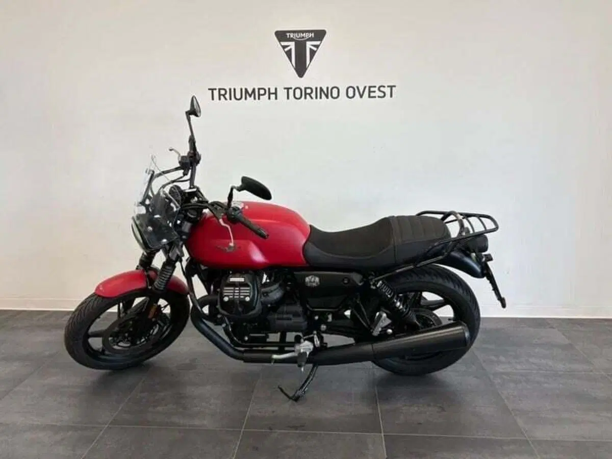 Moto Guzzi V7 Stone (2021 - 24) (2)