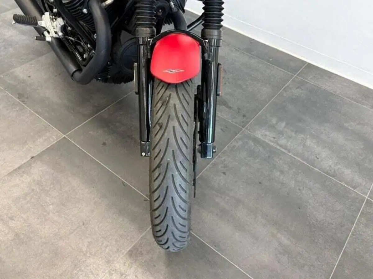 Moto Guzzi V7 Stone (2021 - 24) (6)