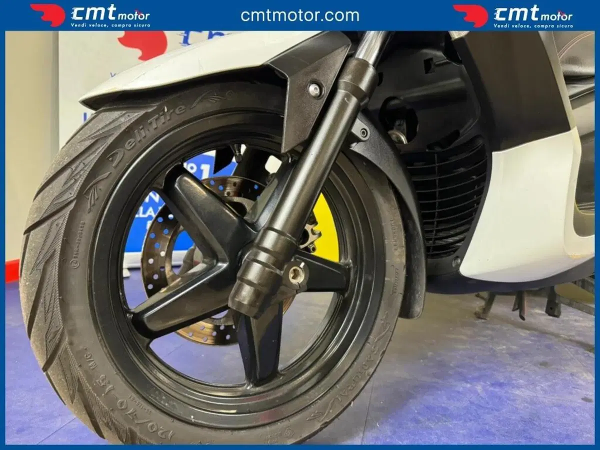 Yamaha X-Max 250 (2010 - 13) (6)