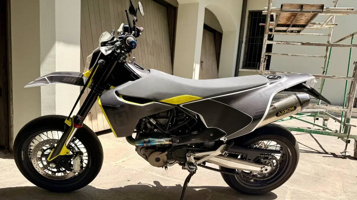 Husqvarna 701 Supermoto (2023 - 25) (4)
