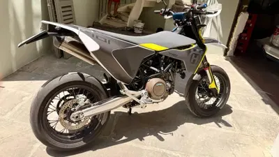 Husqvarna 701 Supermoto (2023 - 25) usata