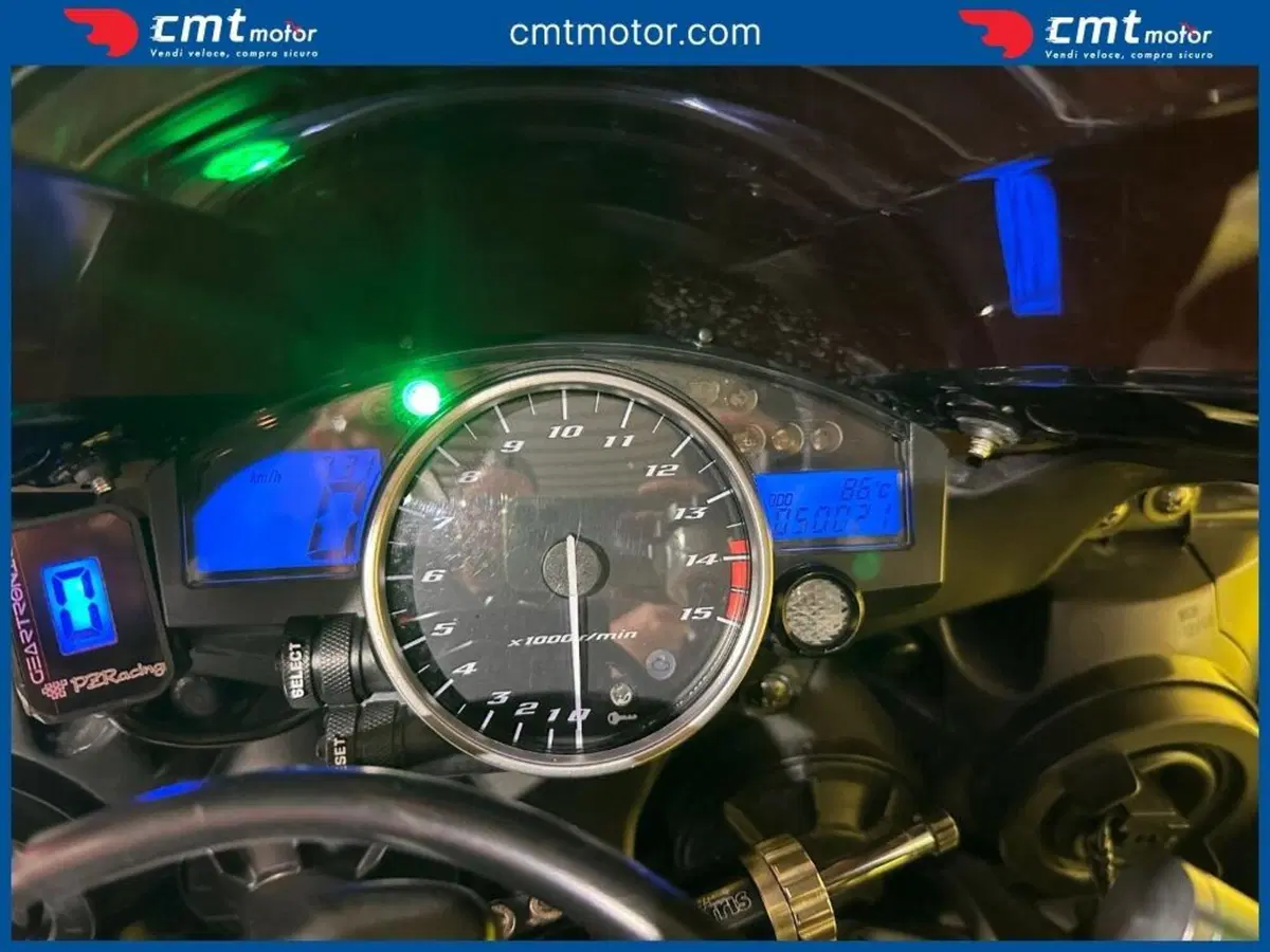 Yamaha YZF R1 (2006 - 07) (5)