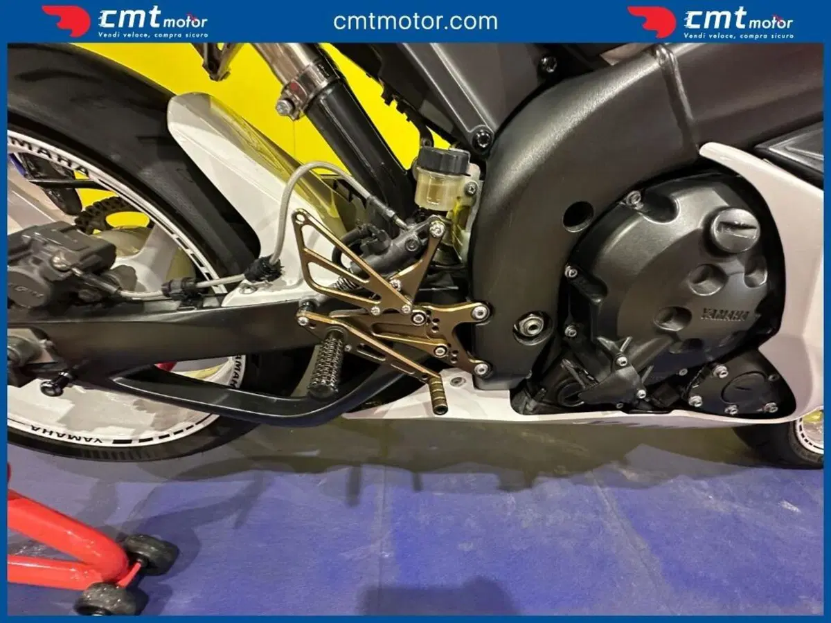 Yamaha YZF R1 (2006 - 07) (13)