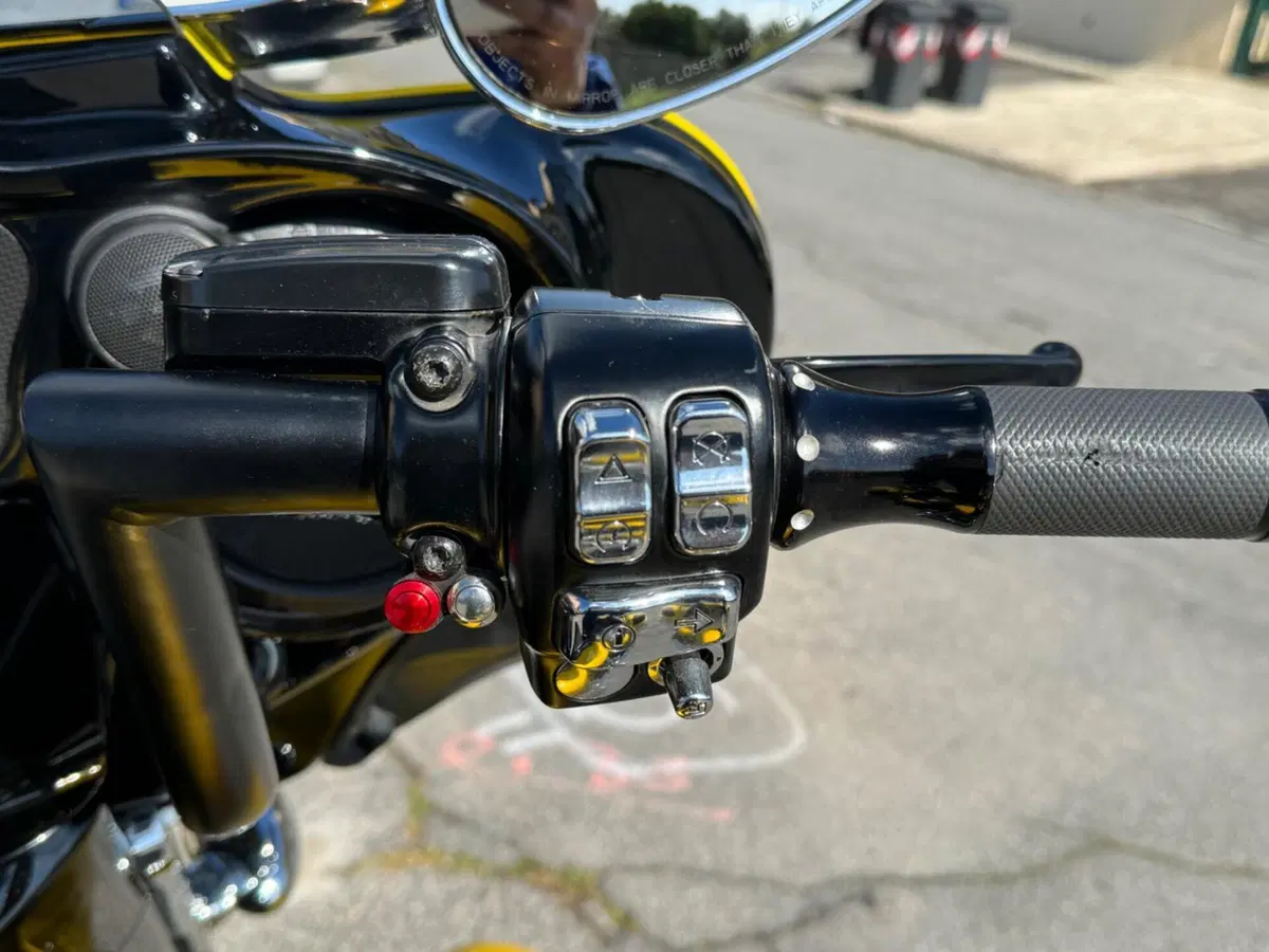 Harley-Davidson 1800 Street Glide (2014 - 15) - FLHXSE (3)