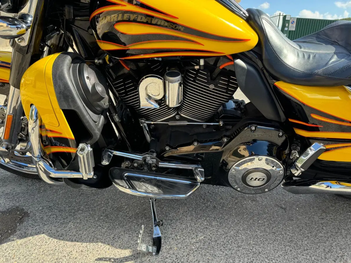 Harley-Davidson 1800 Street Glide (2014 - 15) - FLHXSE (9)