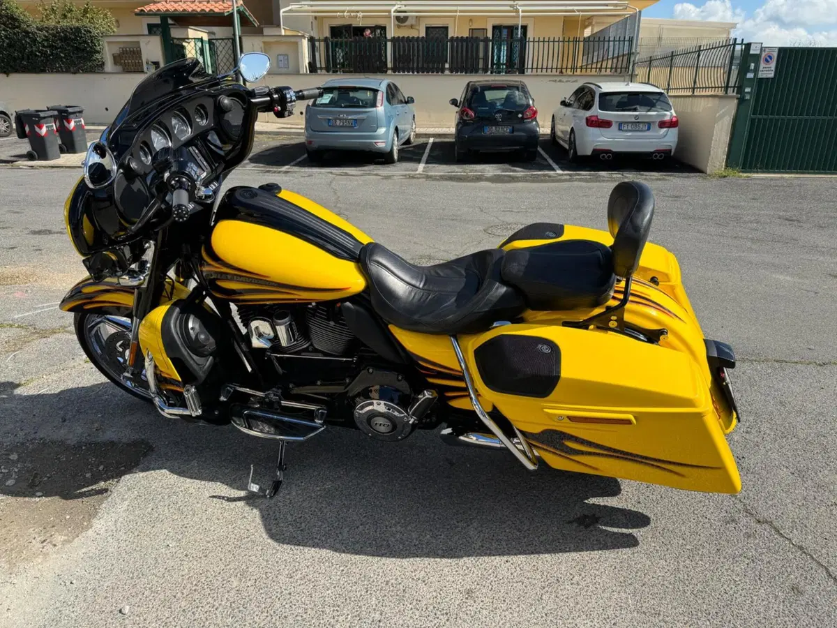 Harley-Davidson 1800 Street Glide (2014 - 15) - FLHXSE (10)