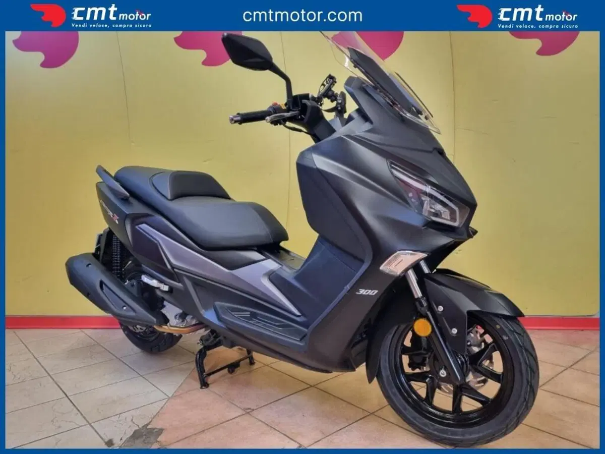 Sym Joymax 300 Z (2025 - 26) (3)