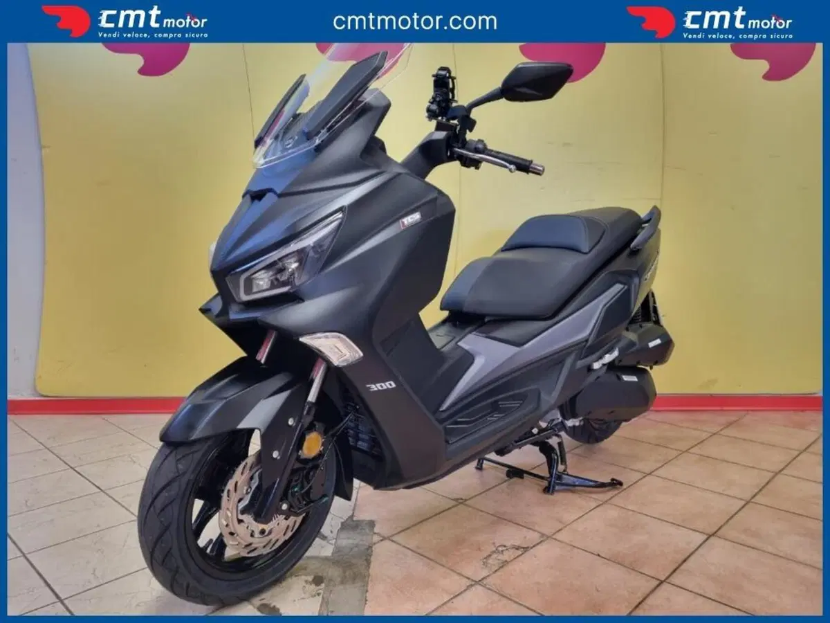 Sym Joymax 300 Z (2025 - 26) (4)