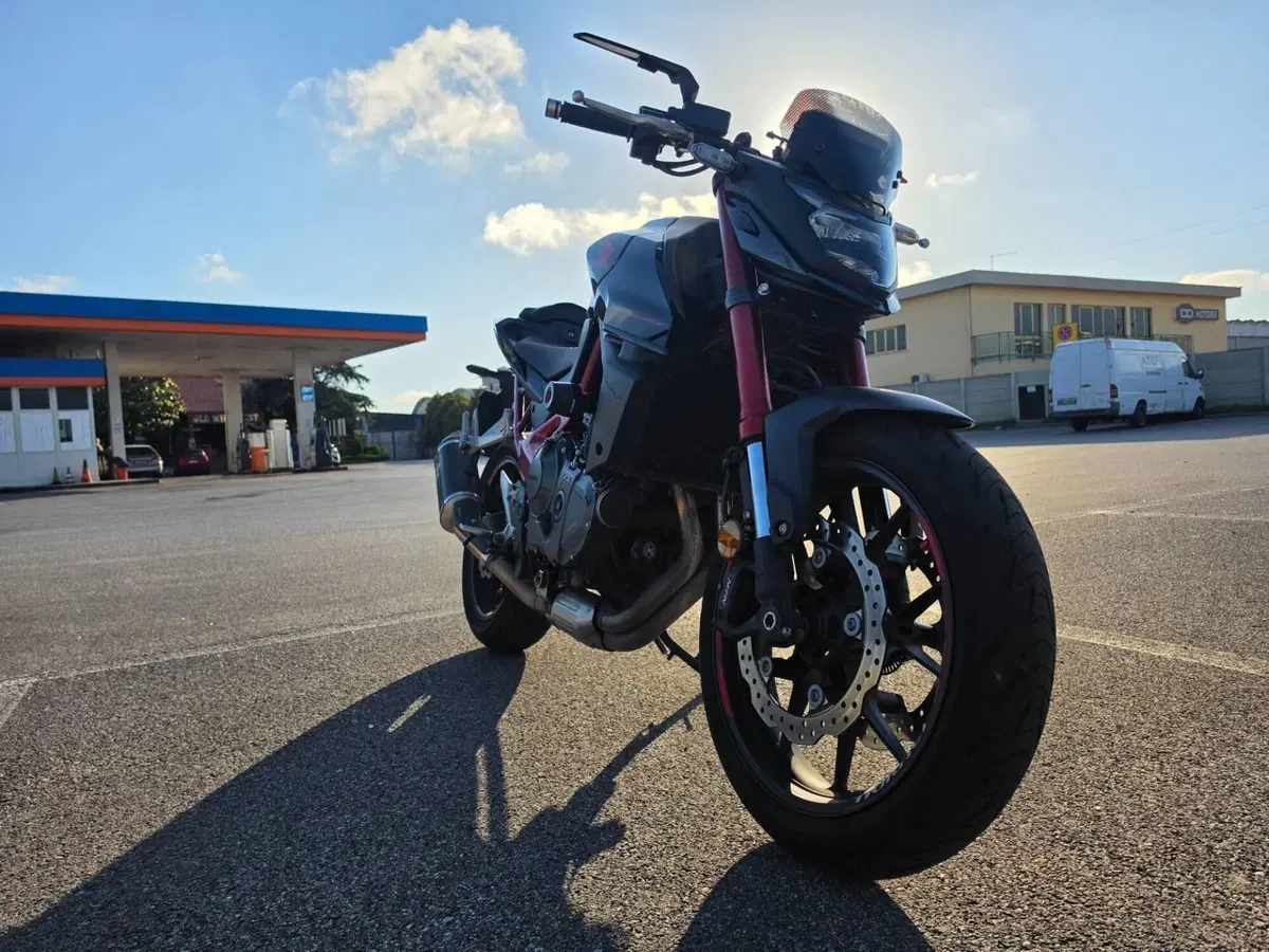Honda CB 750 Hornet (2023 - 24) (4)