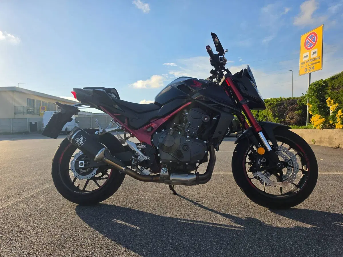 Honda CB 750 Hornet (2023 - 24) (5)