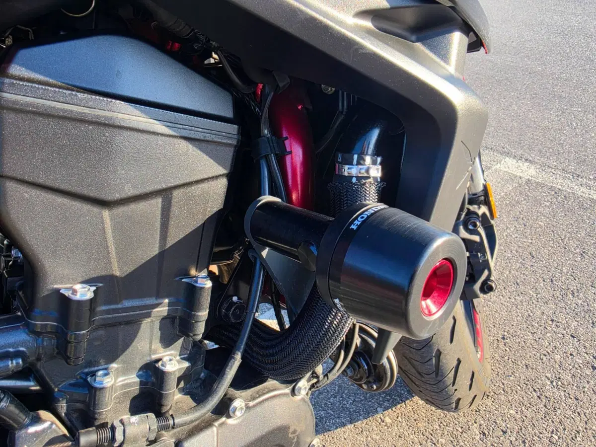 Honda CB 750 Hornet (2023 - 24) (12)