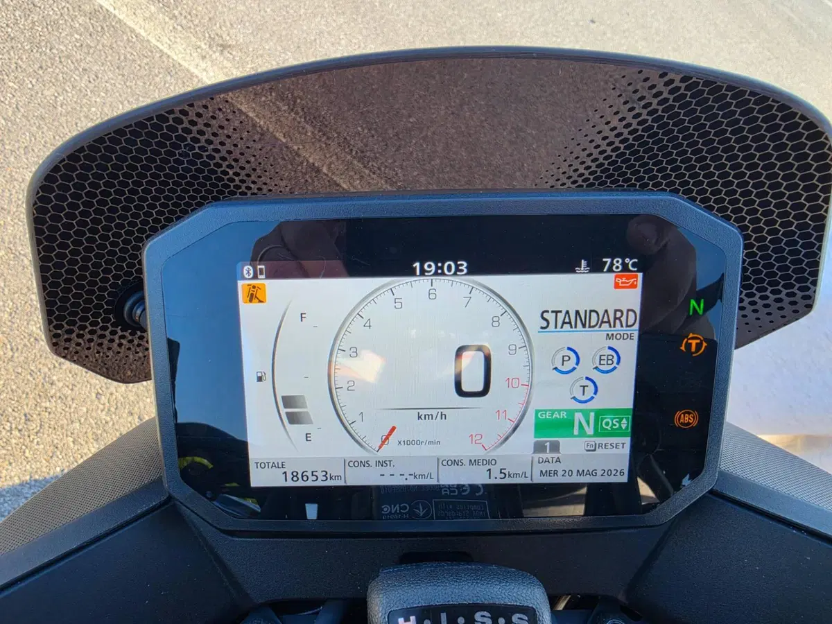 Honda CB 750 Hornet (2023 - 24) (18)