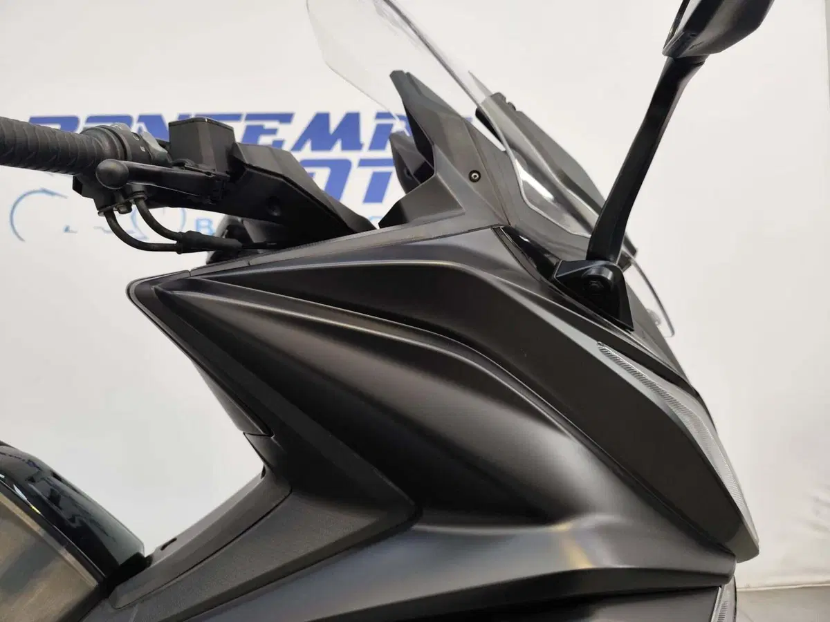 Kymco AK 550 ETS (2021 - 26) (8)