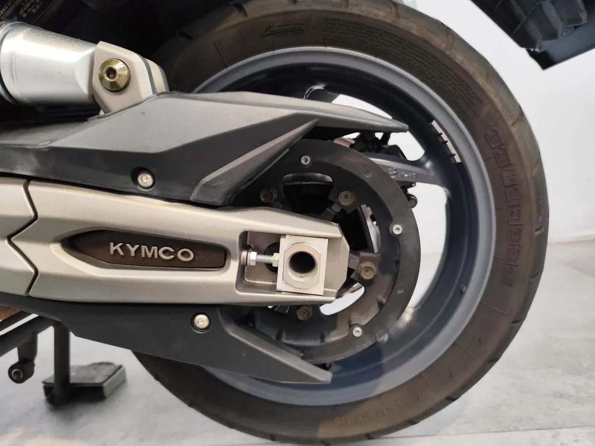 Kymco AK 550 ETS (2021 - 26) (12)