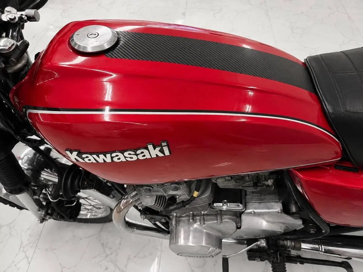 Kawasaki Z 400 (9)