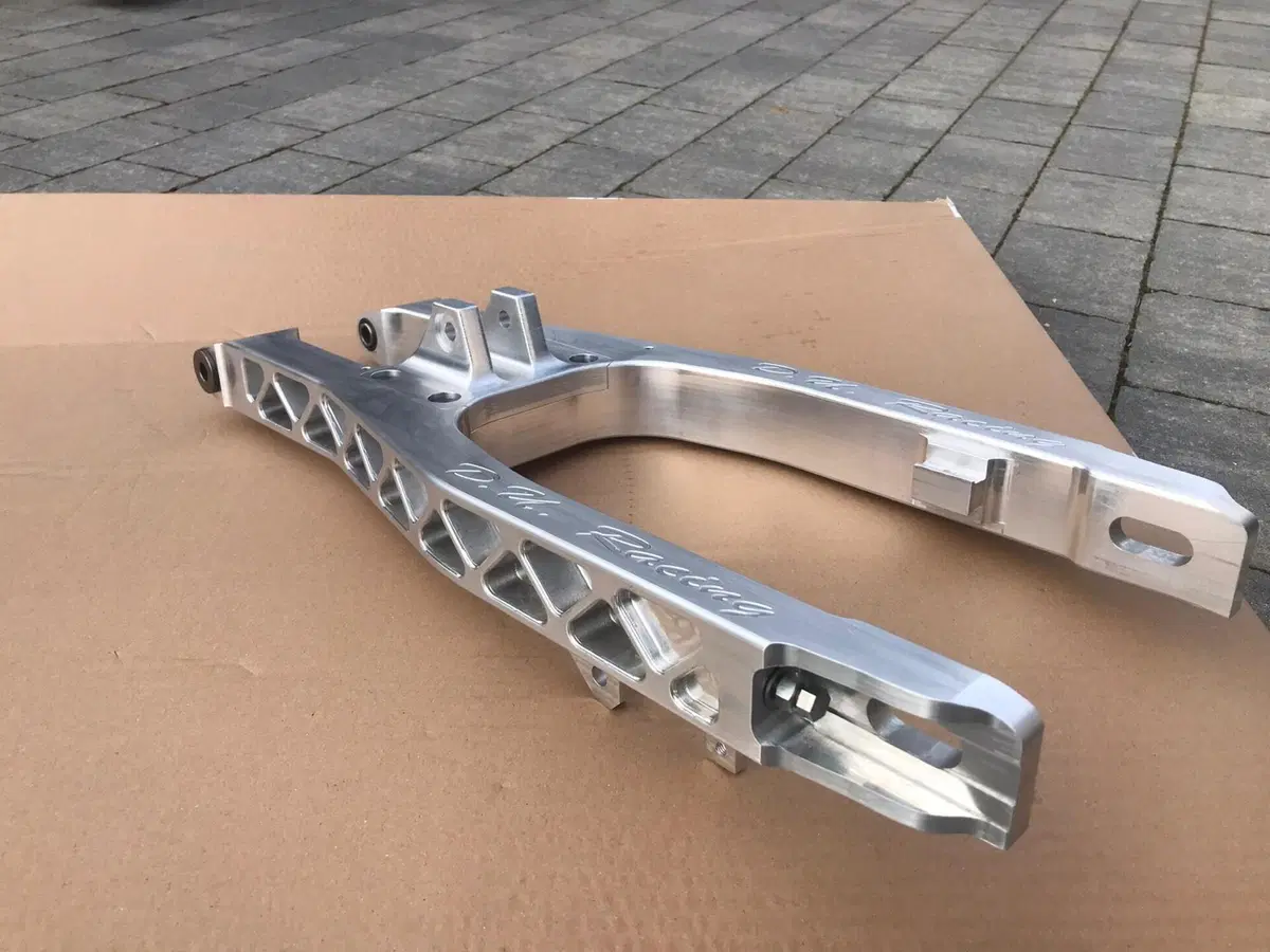 Forcellone allungato Yamaha YZ 65 D.U.Racing (6)