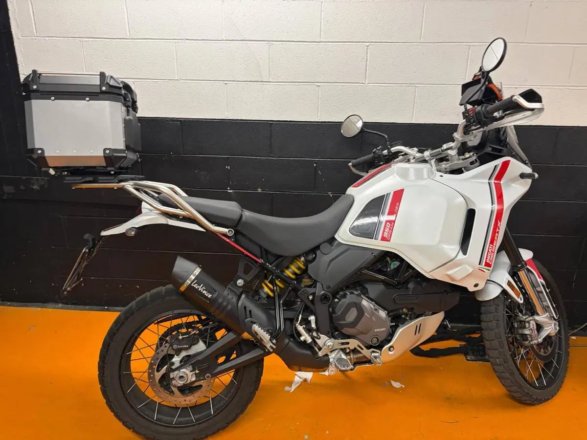 Ducati DesertX (2022 - 25) (7)
