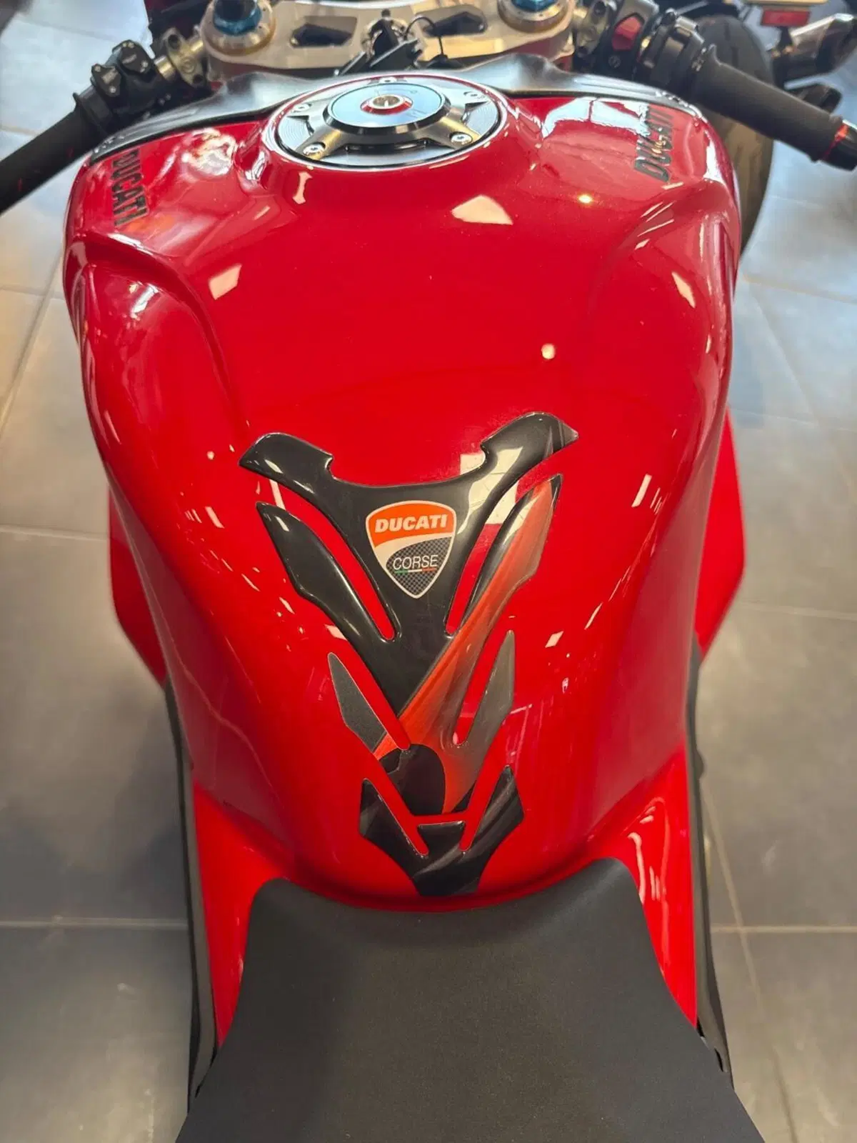 Ducati Panigale V4 S (2022 - 24) (13)