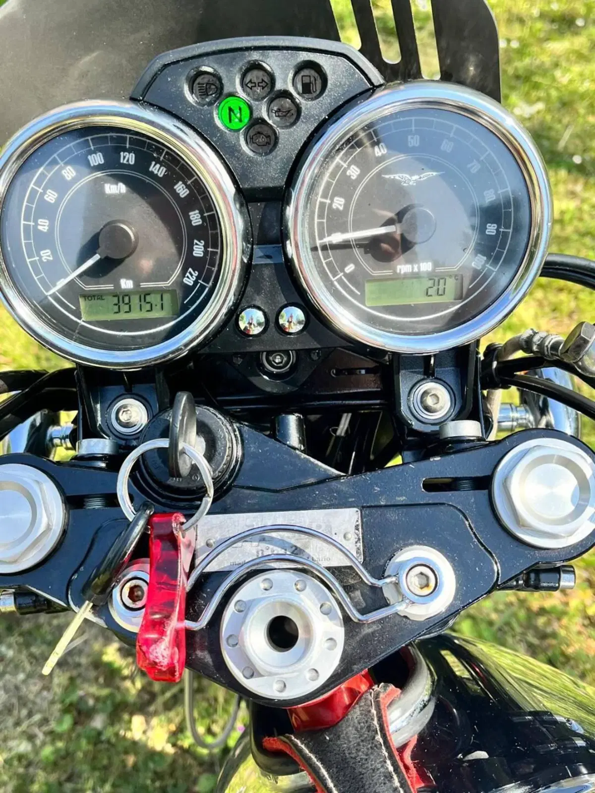 Moto Guzzi V7 Racer (2012 - 14) (19)