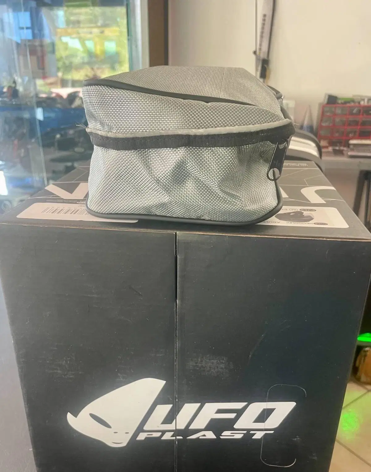 UFO PLAST MB02212E BORSELLO PARAFANGO ENDURO GRIGI (3)