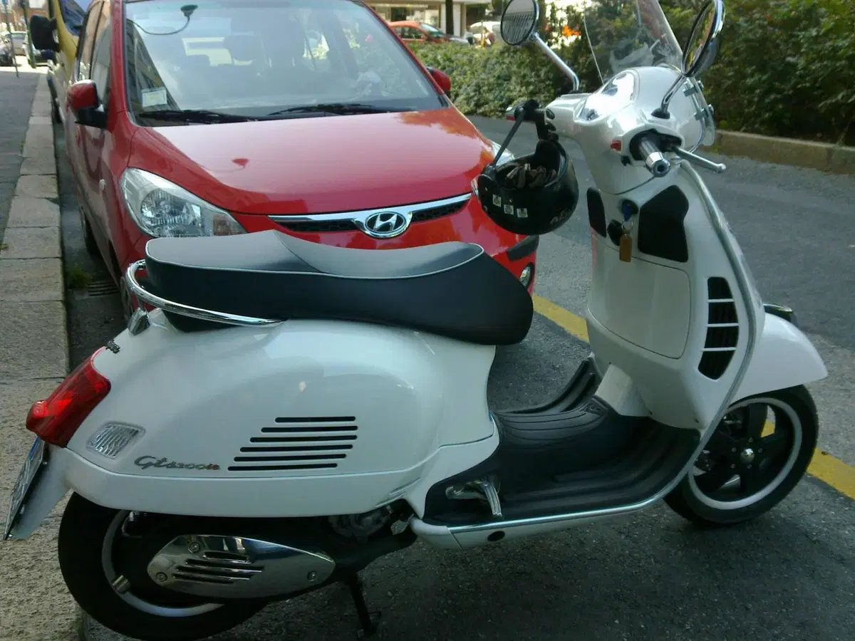 Vespa GTS 300 Super (2008 - 16) (2)